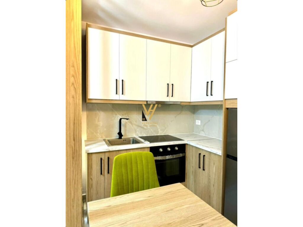 Jepet Garsoniere me qera te Kristal Center 45 m2 2