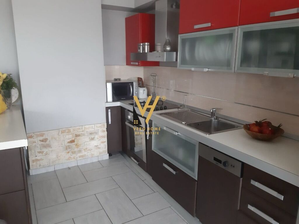 Jepet Apartament 3+1+2+ballkon me qera te 21 Dhjetori 223 m2 4