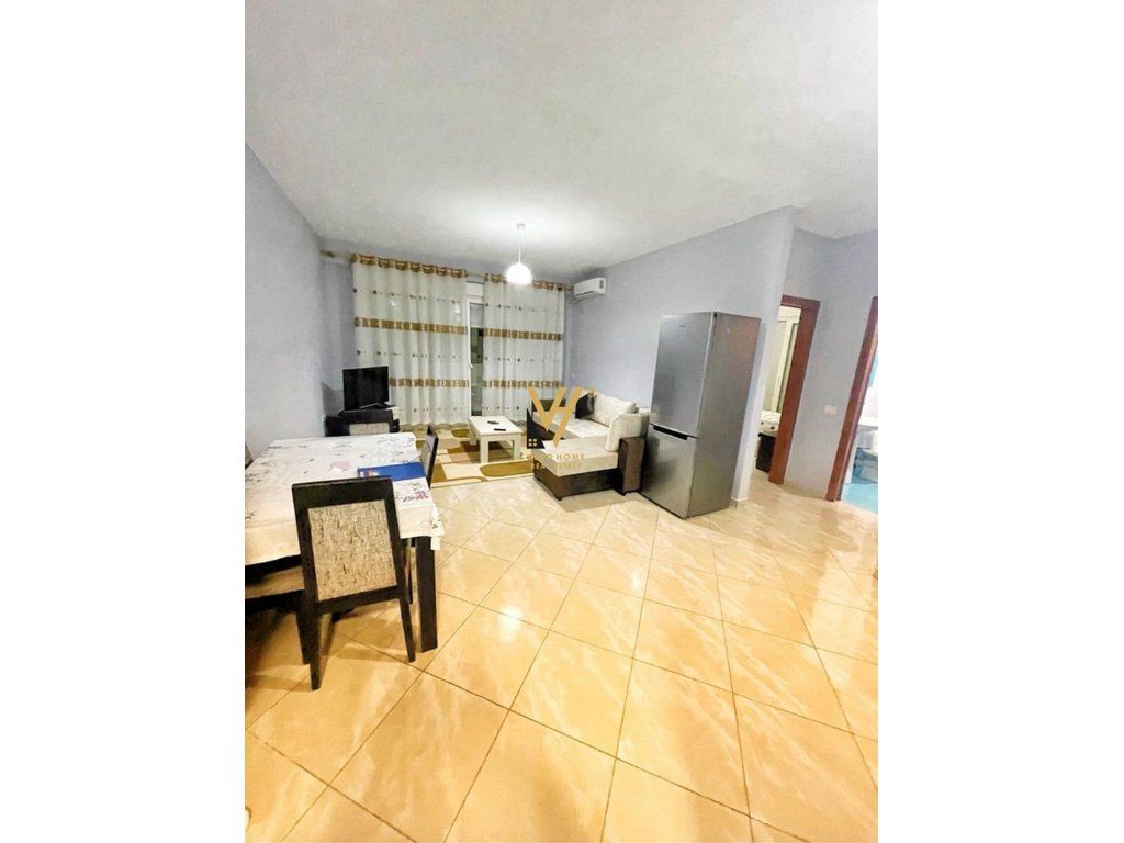 JEPET APARTAMENT 2+1+BLK ME QERA TE LIQENI THATE 550 EURO