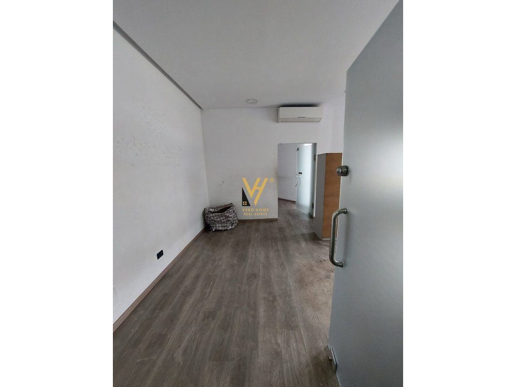 JEPET DYQAN 100 M2 ME QERA NE VASIL SHANTO 1.500 EURO 4