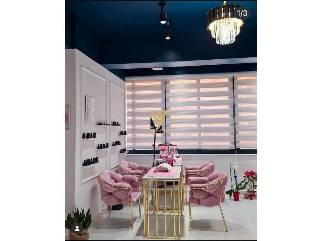 JEPET AMBIENT KOMERCIAL 70 M2 ME QIRA TE MYSLYM SHYRI 80.000 LEKE