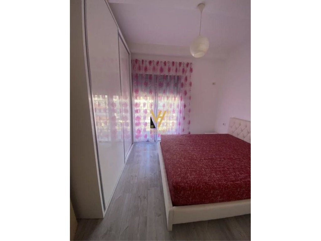 JEPET APARTAMENT 2+1+2BLK ME QERA TE RR.QEMAL STAFA 750 EURO 3