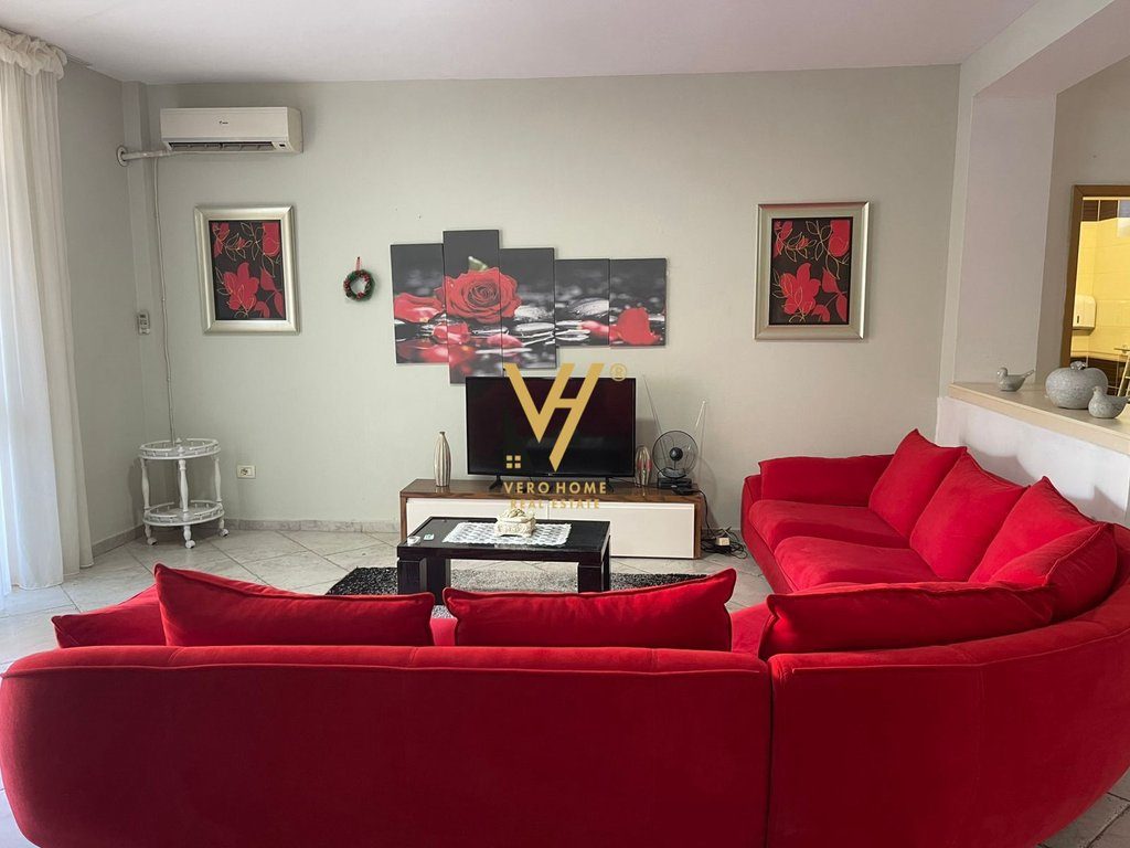 JEPET APARTAMENT 2+1 ME QERA TE RRUGA QEMAL STAFA 600 EURO 2