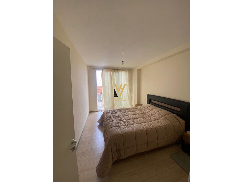 JEPET ZYRE 105 M2 ME QERA TE RRUGA E DIBRES 600 EURO 3