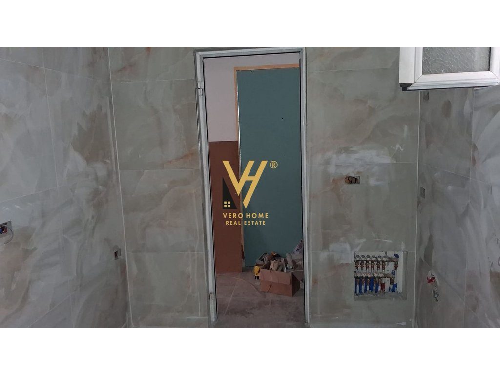 JEPET GARSONIERE 25 M2 ME QERA NE QENDER 50.000 LEKE 2
