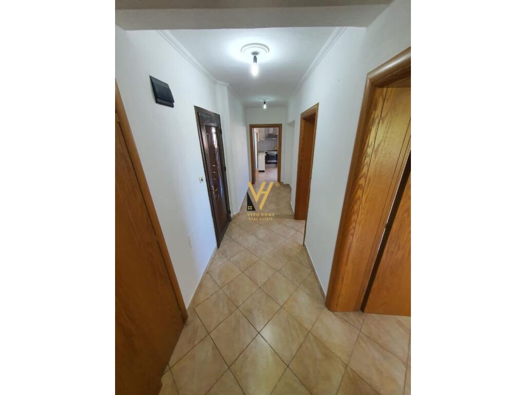 Shitet apartament 2+1 te Rruga Jordan Misja 97 m2 4