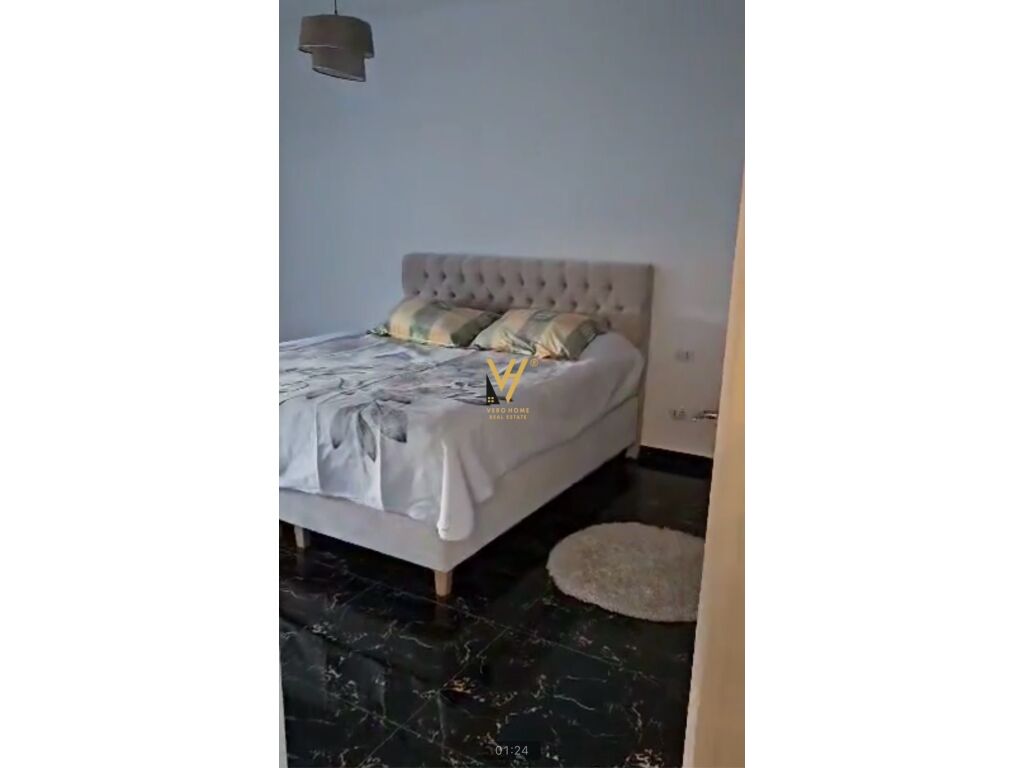 Shitet apartament 2+1+ballkon te Materniteti i Ri 210 m2 2