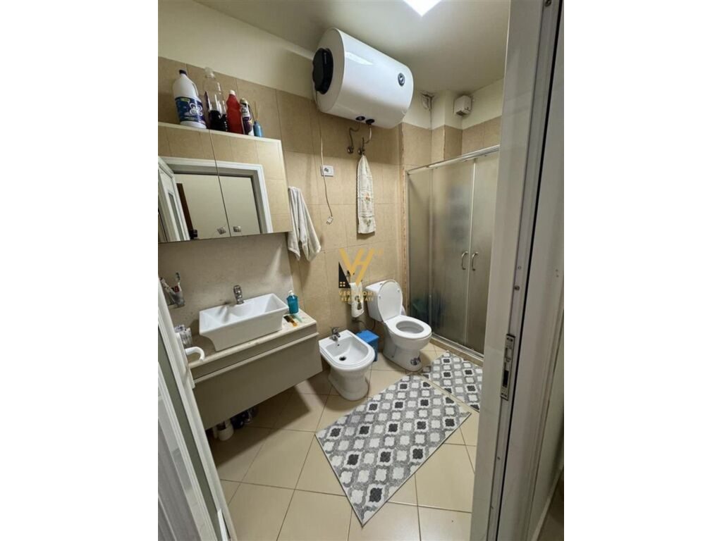 Jepet Apartament 1+1+ballkon me qera te Kodra e Diellit 69 m2 3