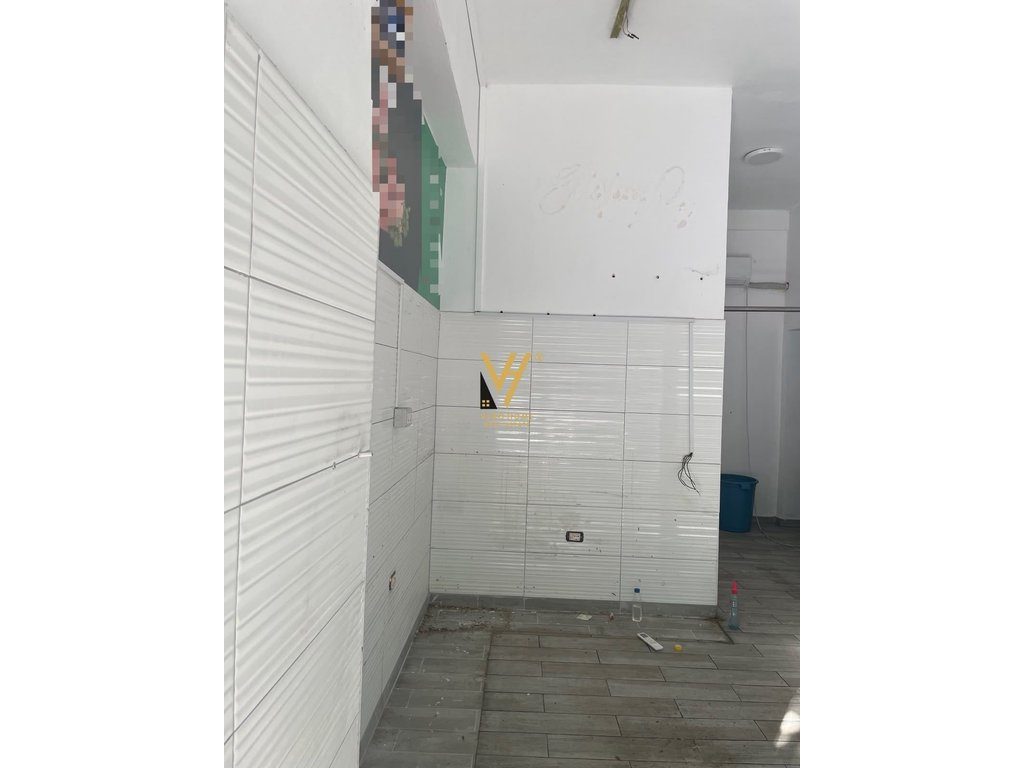JEPET AMBIENT BIZNESI 25 M2 ME QIRA TE RRUGA BARDHYL 69.000 LEKE