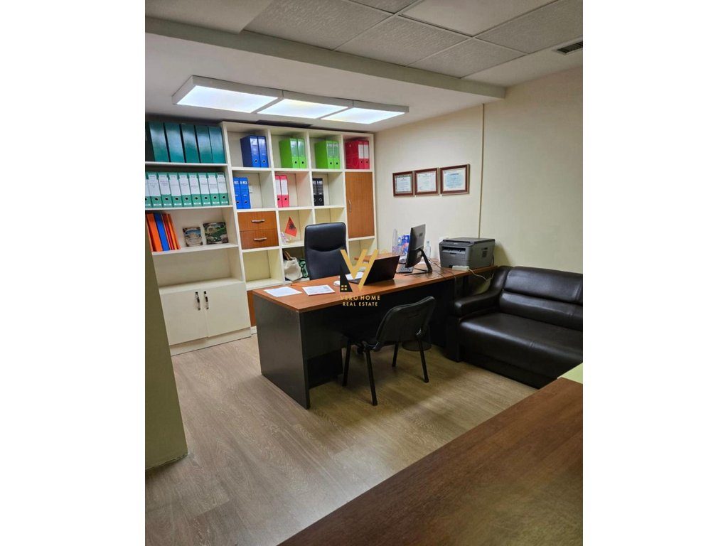 SHITET ZYRE 22 M2 TE ISH PARKU 47.000 EURO
