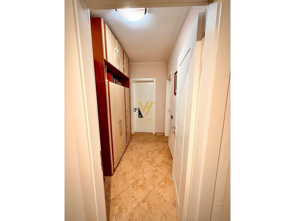 JEPET GARSONIERE 35 M2 ME QIRA NE QENDER 55.000 LEKE 4