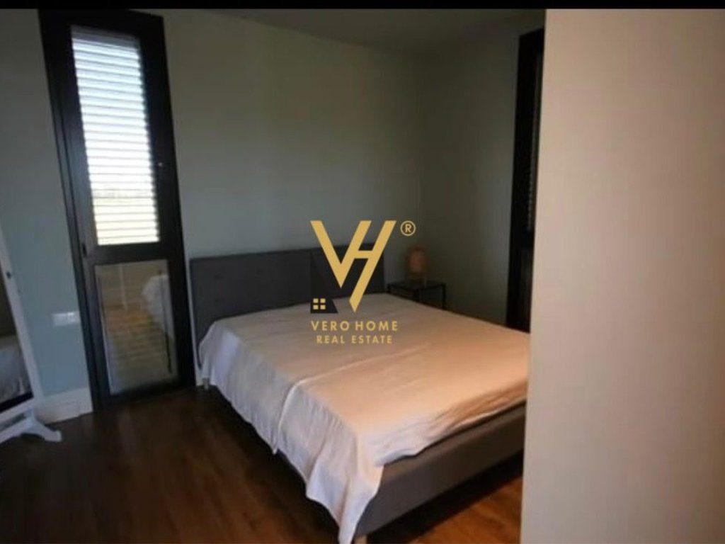 SHITET TRUALL+VILE 2 KATESHE TE KODRA KUQE,PASKUQAN 1.200.000 EURO 4