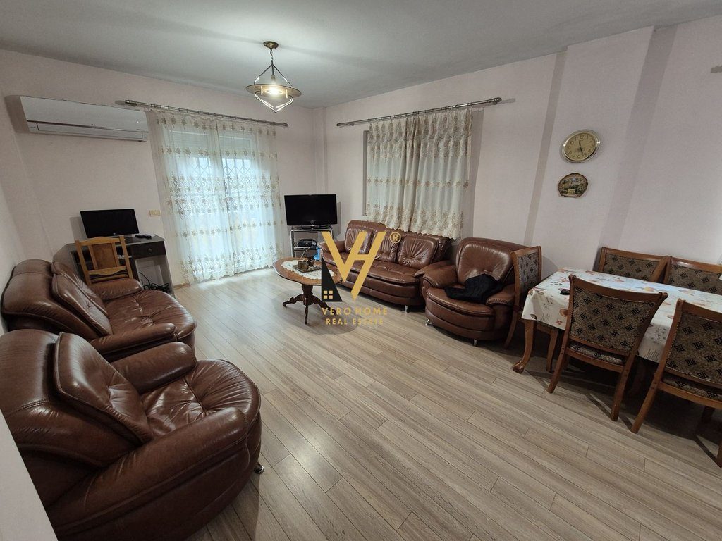 JEPET APARTAMENT 2+1+2 ME QIRA TE KOMUNA E PARISIT 60.000 LEKE
