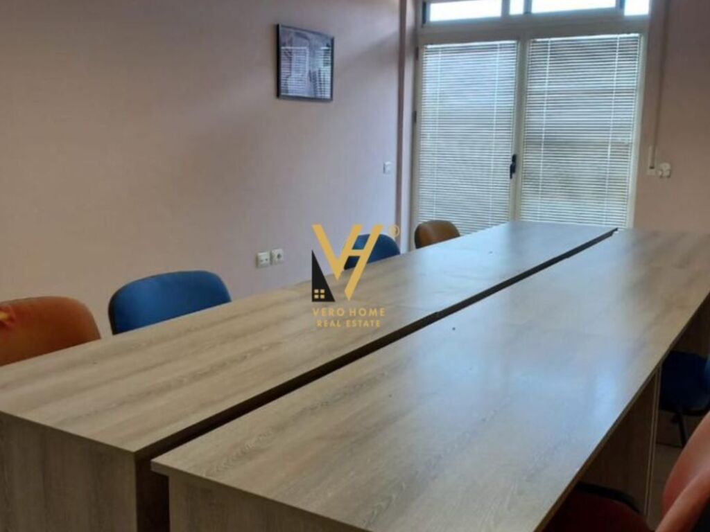 Jepet zyre me qera te Unaza e Re 115 m2 2