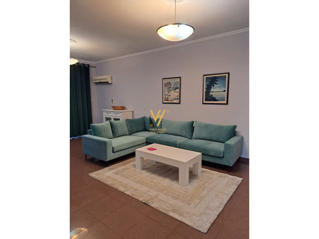 Jepet Apartament 2+1+ballkon me qera te Pazari i Ri 130 m2 4