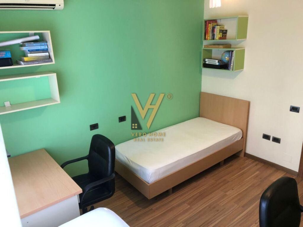 Jepet apartament 2+1 +1 te Liqeni Thate 120 m2 2