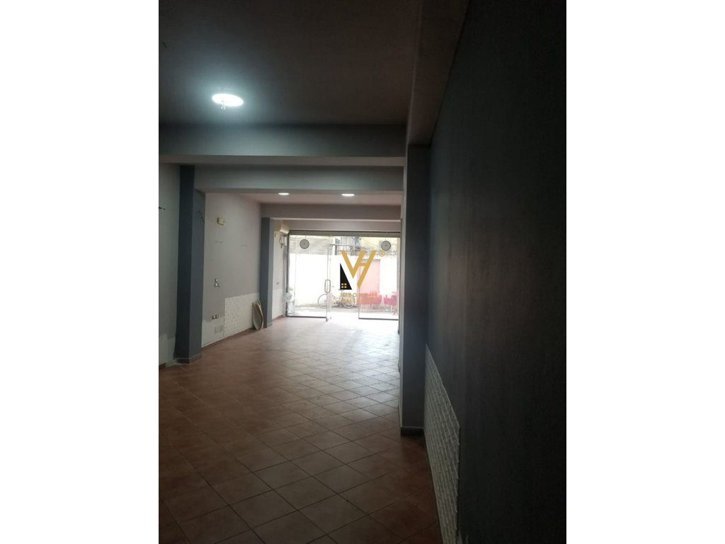 JEPET AMBIENT BIZNESI 65 M2 ME QERA TE RRUGA ELBASANIT 60.000 LEKE 4