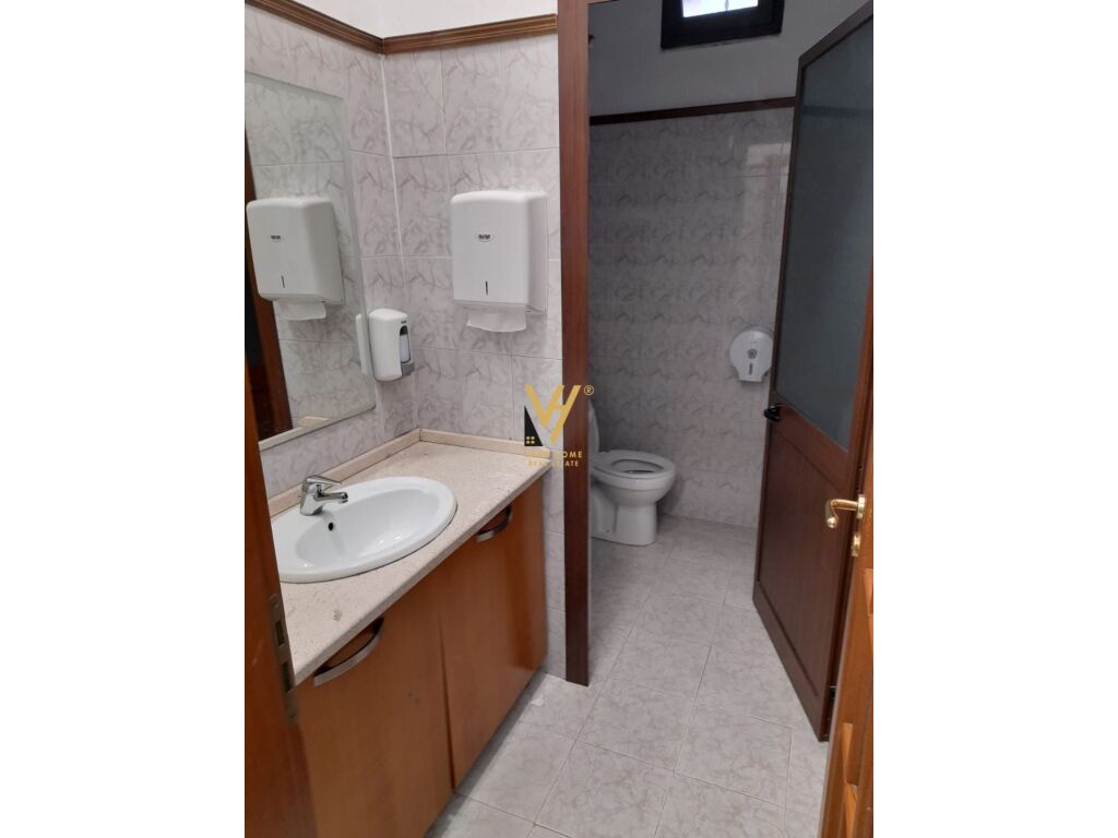 Jepet Ambient Biznesi me qera te Stacioni i Trenit 311 m2 3