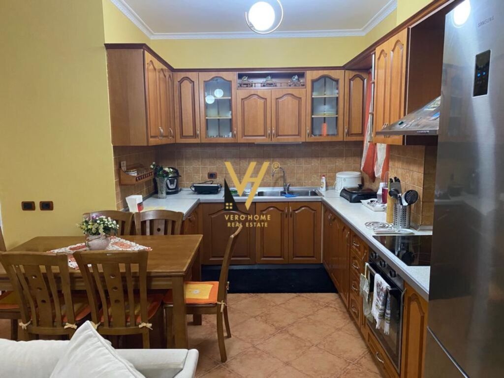 Jepet Apartament 3+1+ballkon me qera te 21 Dhjetori 110 m2 2
