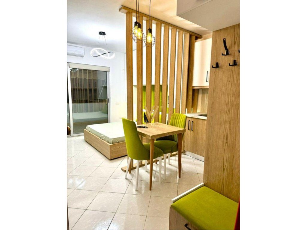 JEPET GARSONIERE 45 M2 ME QERA PRANE KRISTAL CENTER 500 EURO 2