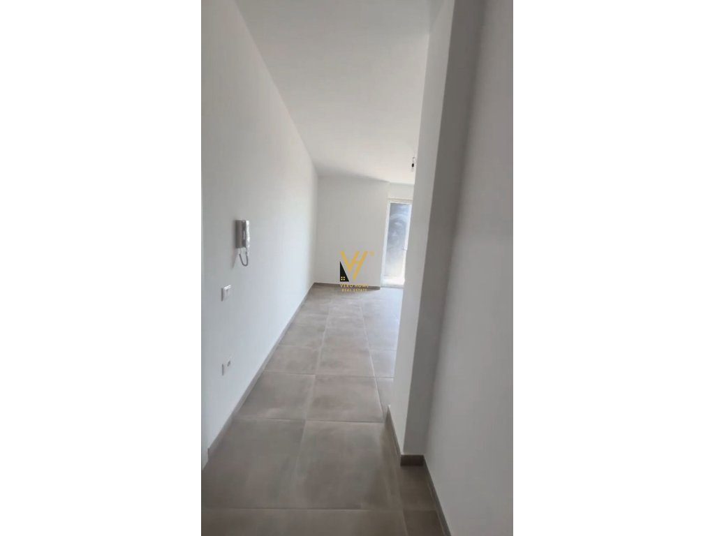 SHITET APARTMENT 2+1+BLK NE PASKUQAN,KOMPLEKSI GOLDEN HENDS 113.000 EURO 2