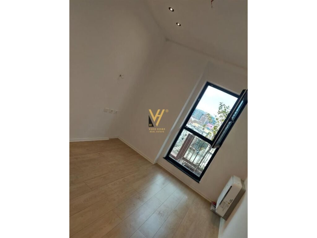 Jepet zyre me qera te Rruga e Kavajes , Garden Building 77 m2 2