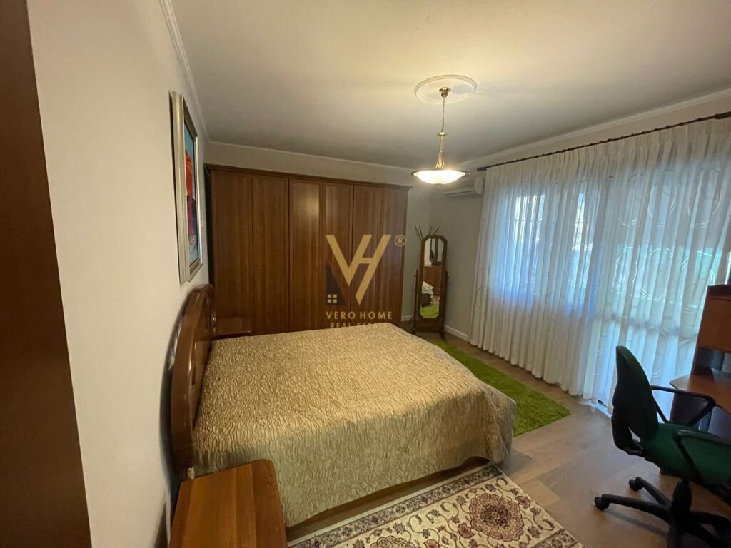 Jepet apartament 2+1+2+blk me qera tek Blloku 150 m2 3
