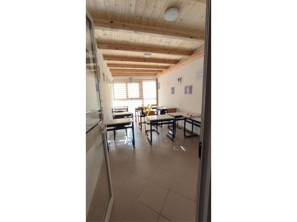 Jepet ambjent duplex me qera te Rruga Jordan Misja 120 m2 4