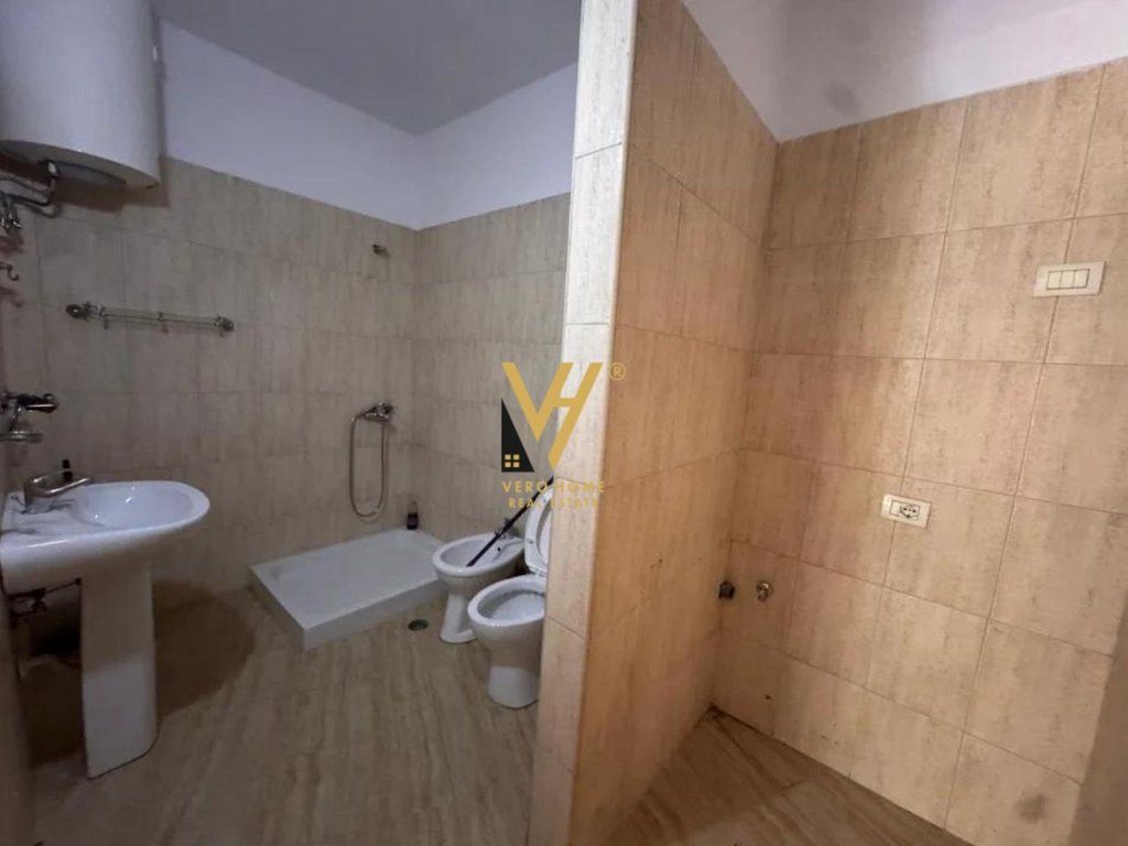 JEPET APARTAMENT 2+1+2+2BLK ME QIRA TE KODRA E DIELLIT 45.000 LEKE 4