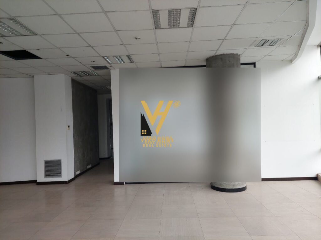 JEPET ZYRE 230 M2 ME QERA TE PALLATI ME SHIGJETA 2.800 EURO 2