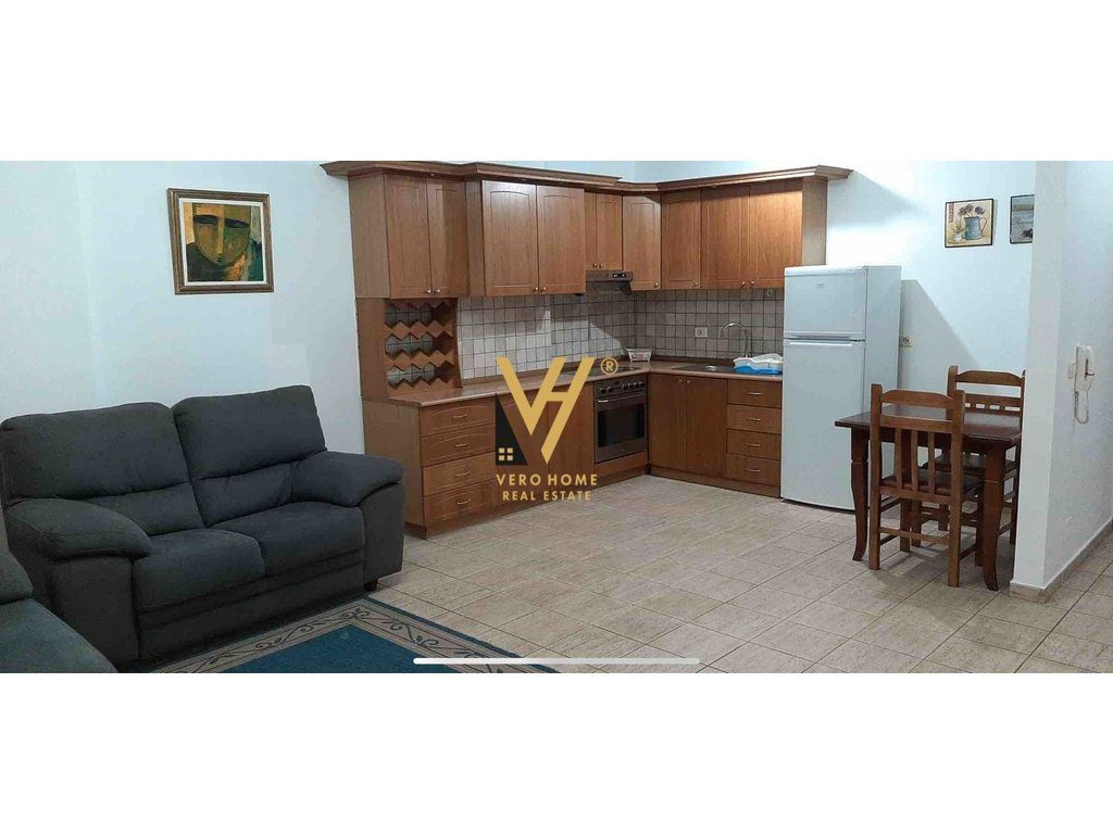 JEPET APARTAMENT 1+1+BLK ME QERA NE QENDER 60.000 LEKE 2