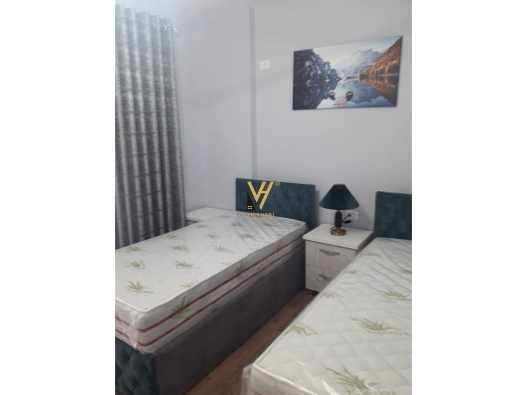 JEPET APARTAMENT 2+1 ME QERA TE 21 DHJETORI 700 EURO 4
