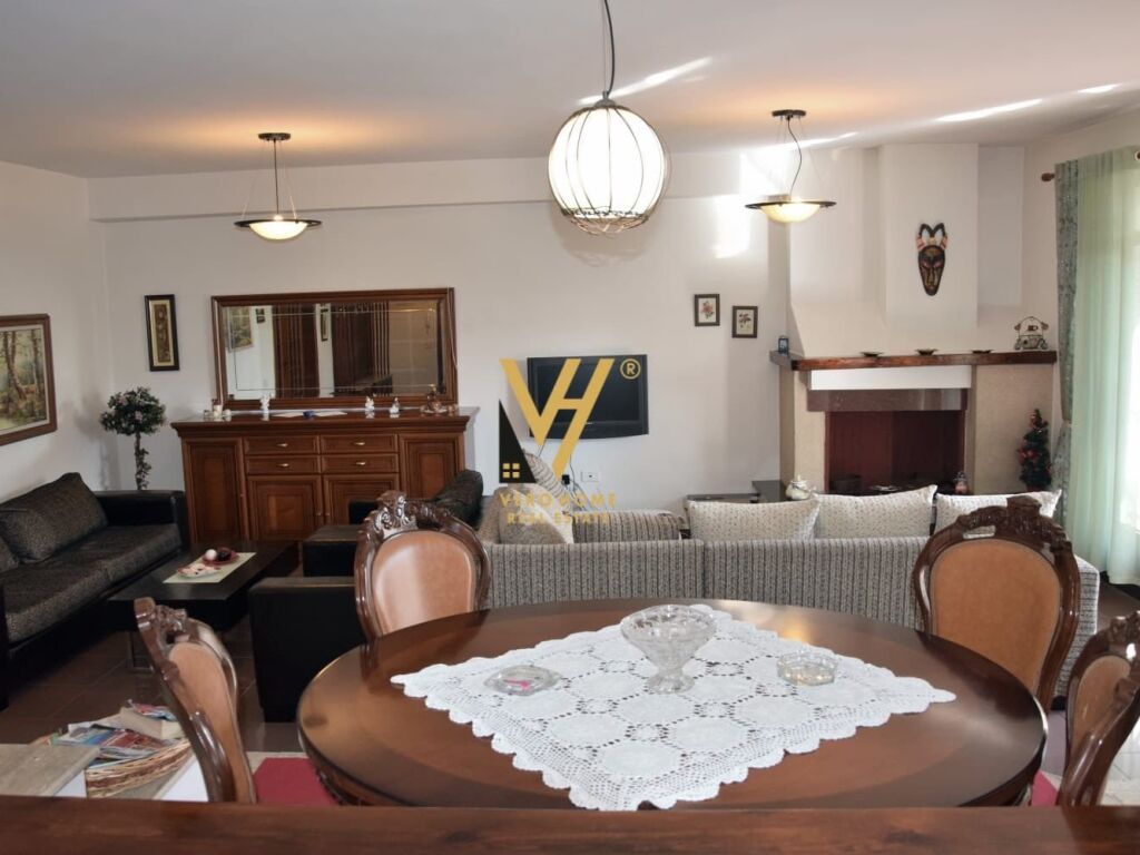 Jepet Apartament 2+1 me qera ne Bllok, Rruga Sami Frasheri 100 m2 3