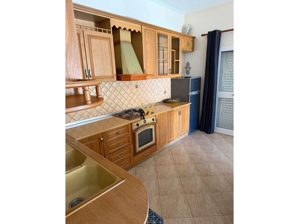 JEPET APARTAMENT 3+1+2+BLK ME QERA NE ALLIAS 550 EURO 2