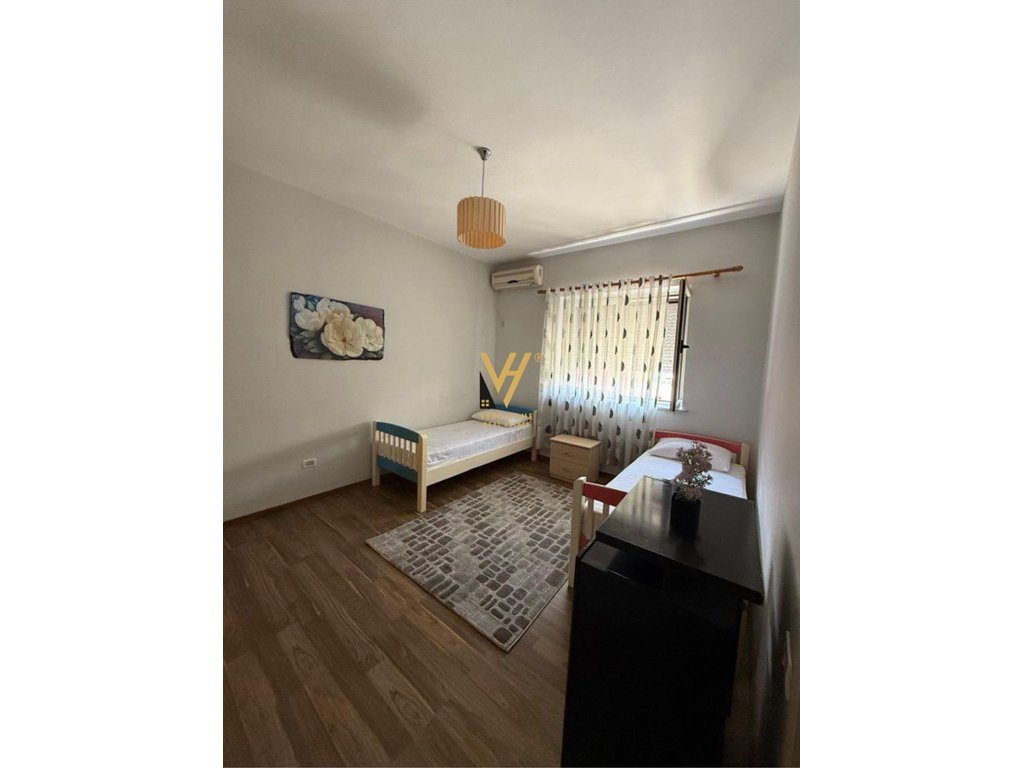 JEPET APARTAMENT 2+1 ME QERA NE DON BOSKO 60.000 LEKE 4