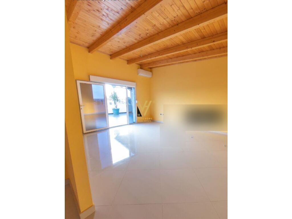 Shitet Apartament 3+1+verande ne Qender 95 m2 4