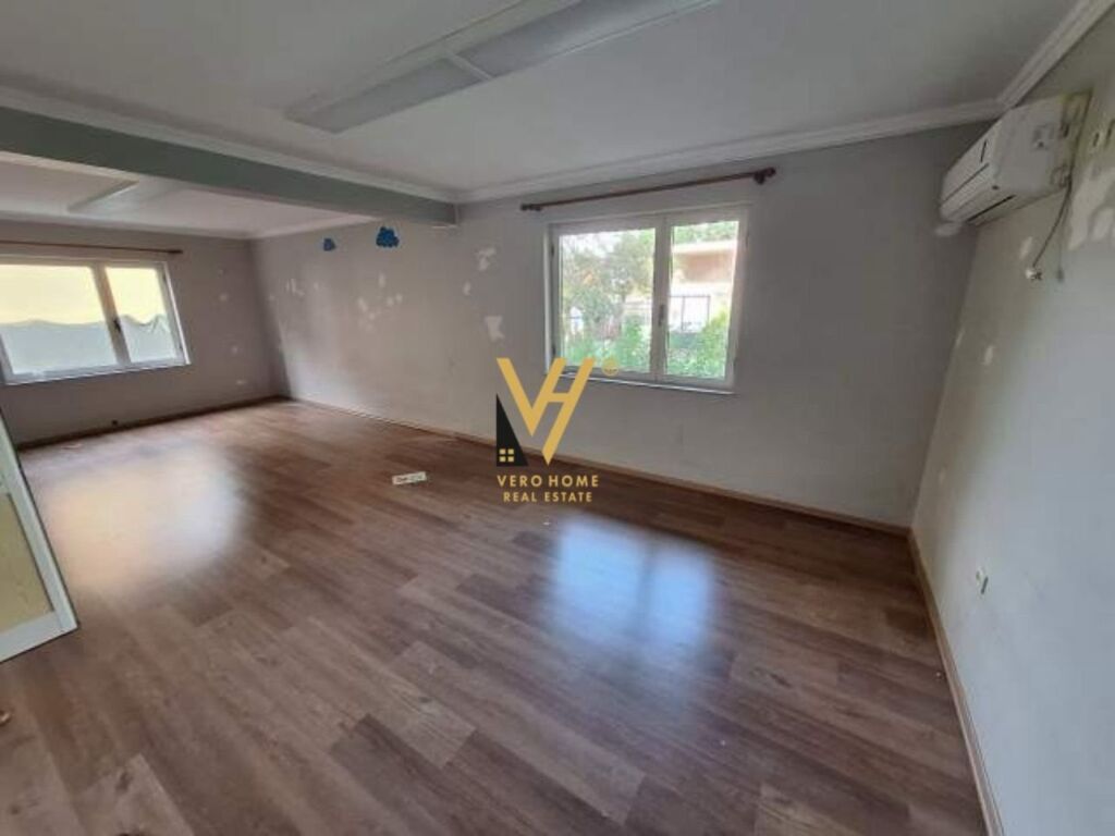 Jepet Godine me qera te Rruga Gramoz Pashko 700 m2 4