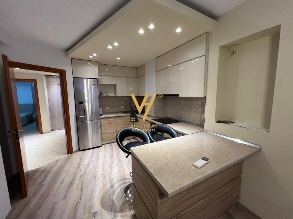 JEPET APARTAMENT 2+1+BLK ME QERA TE KOMUNA PARISIT 85.000 LEKE 2