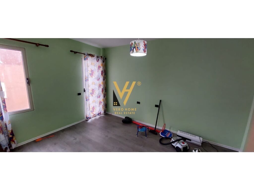 Shitet Apartament 2+1+2 te Liqeni i Thate 140 m2 3
