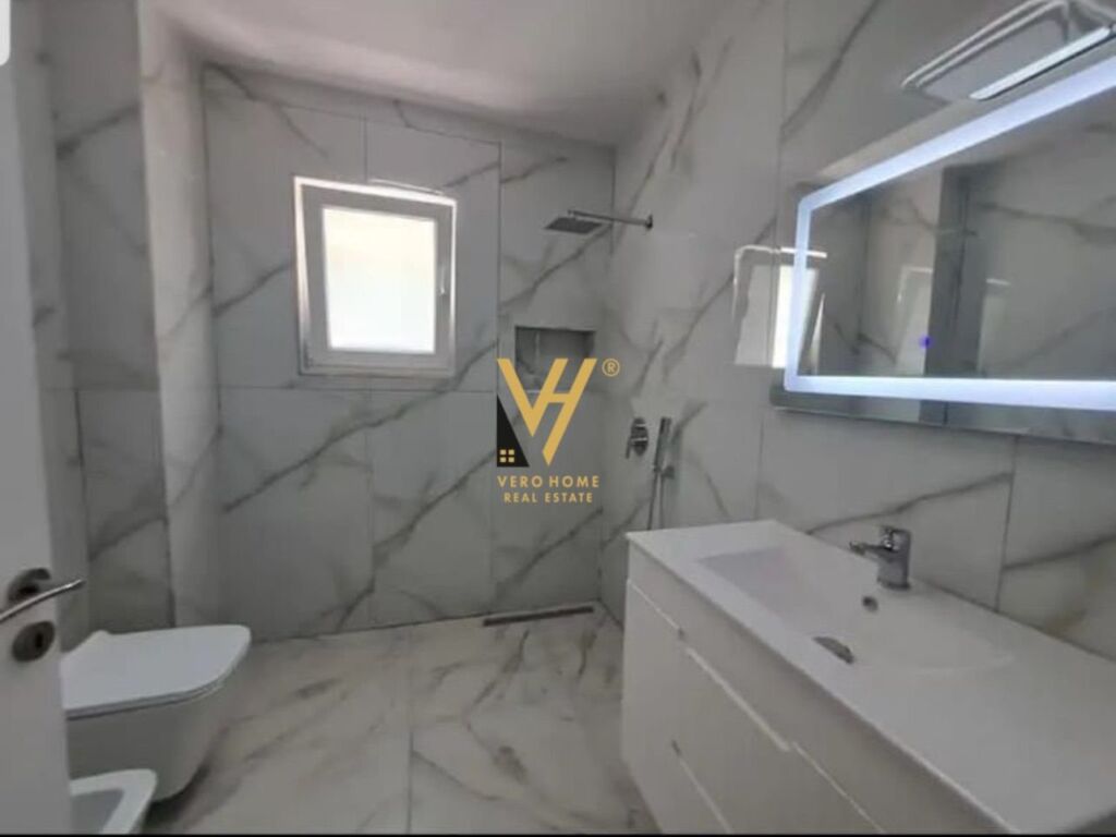 Shitet Apartament 1+1+ballkon ne Vasil Shanto 60 m2