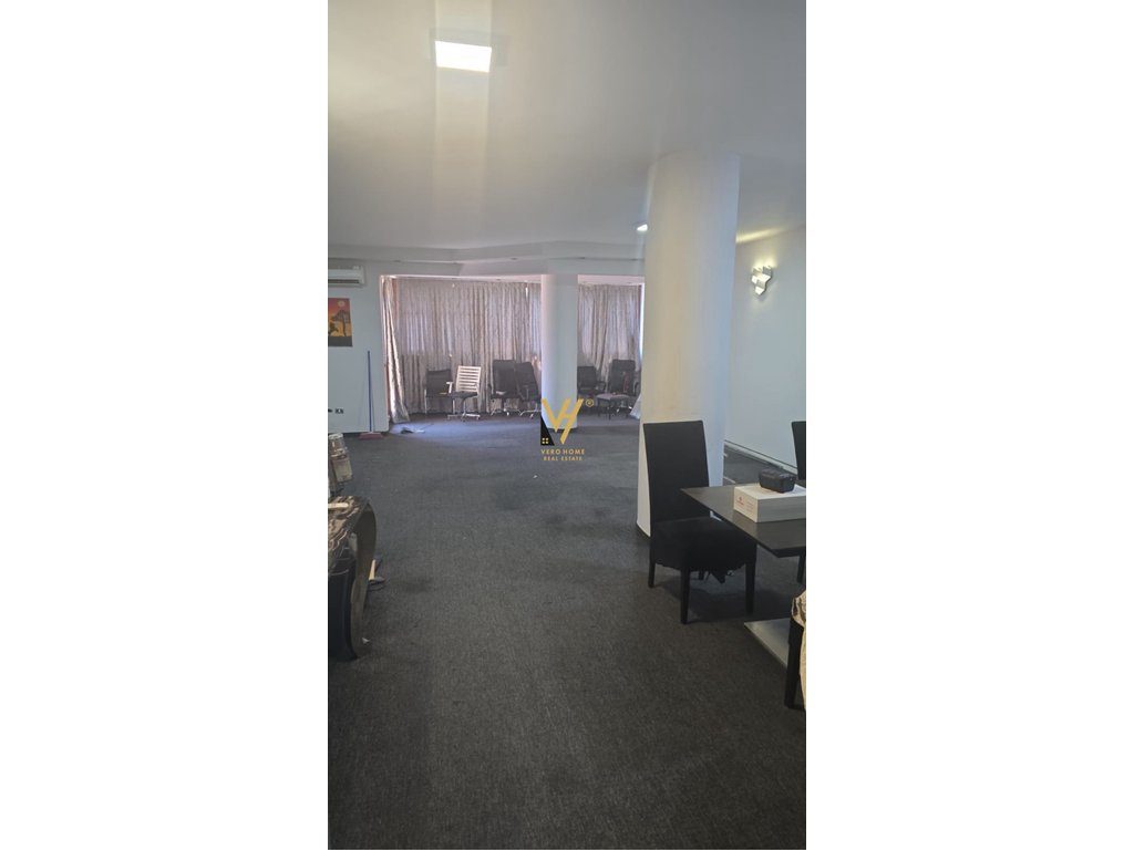 JEPET AMBIENT BIZNESI 145 M2 ME QERA TE SHESHI WILLSON 1.800 EURO