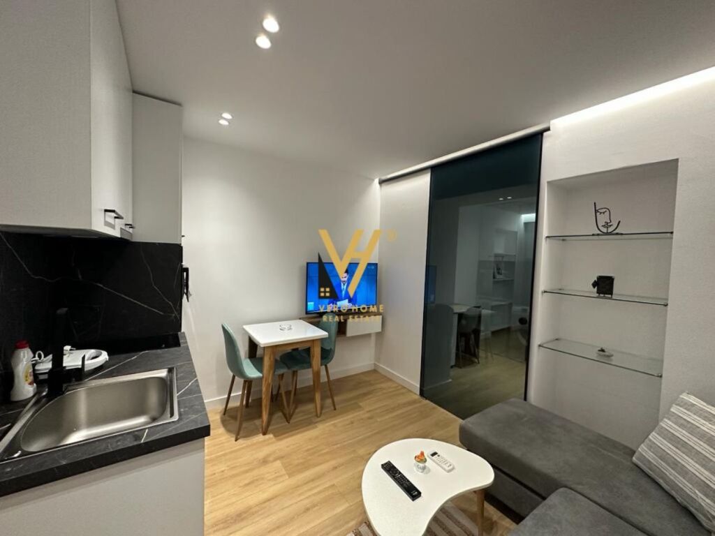 Shitet tre apartamente 1+1 te Rruga Mine Peza 105 m2 3