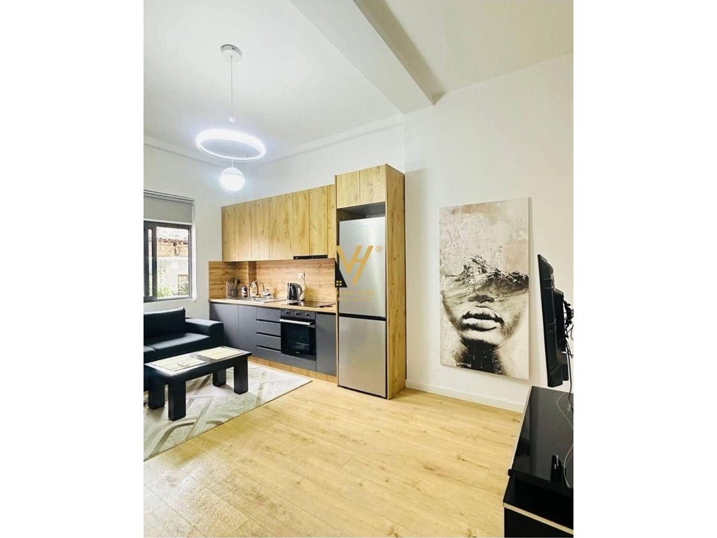 JEPET APARTAMENT 1+1+BLK ME QERA NE QENDER 65.000 LEKE