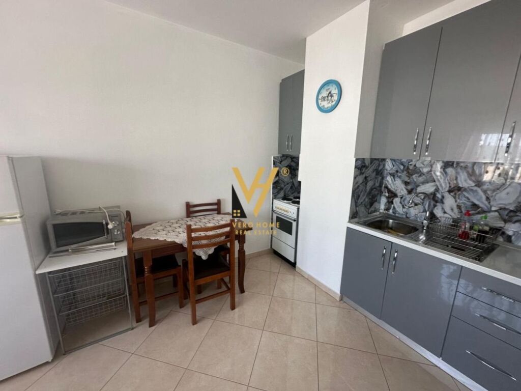 Jepet Apartament 2+1+ballkon me qera ne Vasil Shanto 85 m2 2