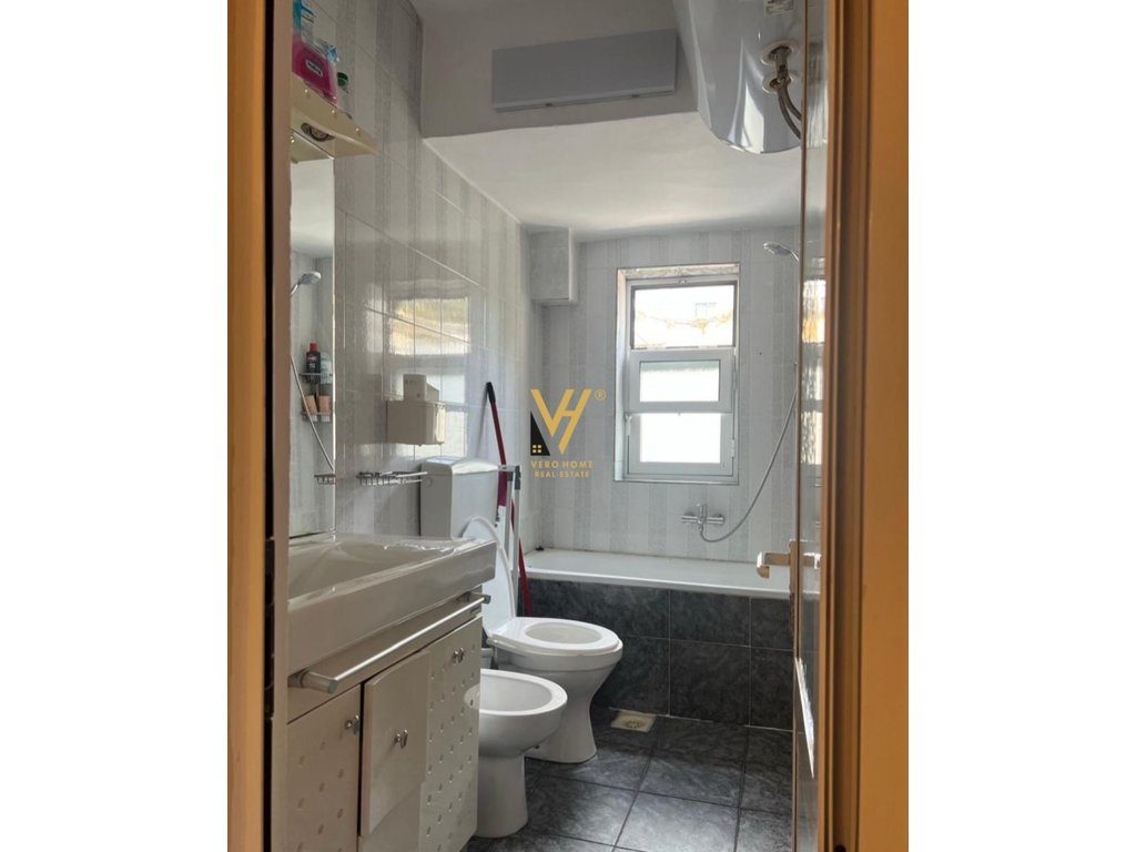 JEPET APARTAMENT 2+1 ME QERA TE MYSLYM SHYRI 700 EURO 4