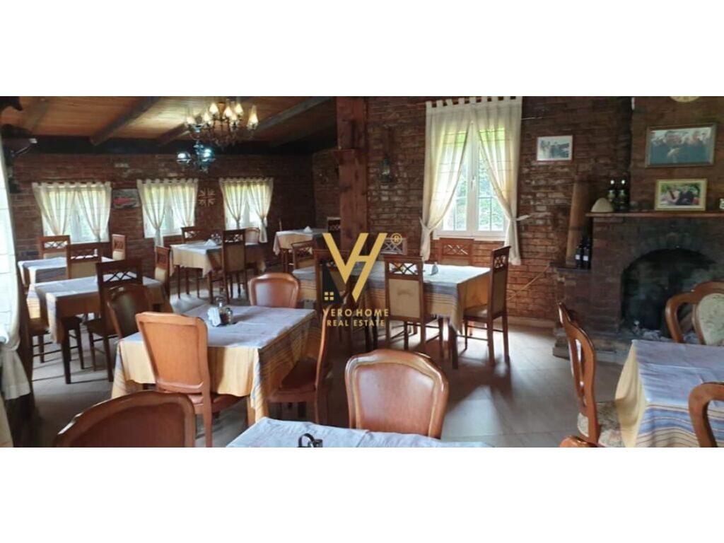 Shitet bar- restorant ne Berzhit buze rruges kryesore 3600 m2