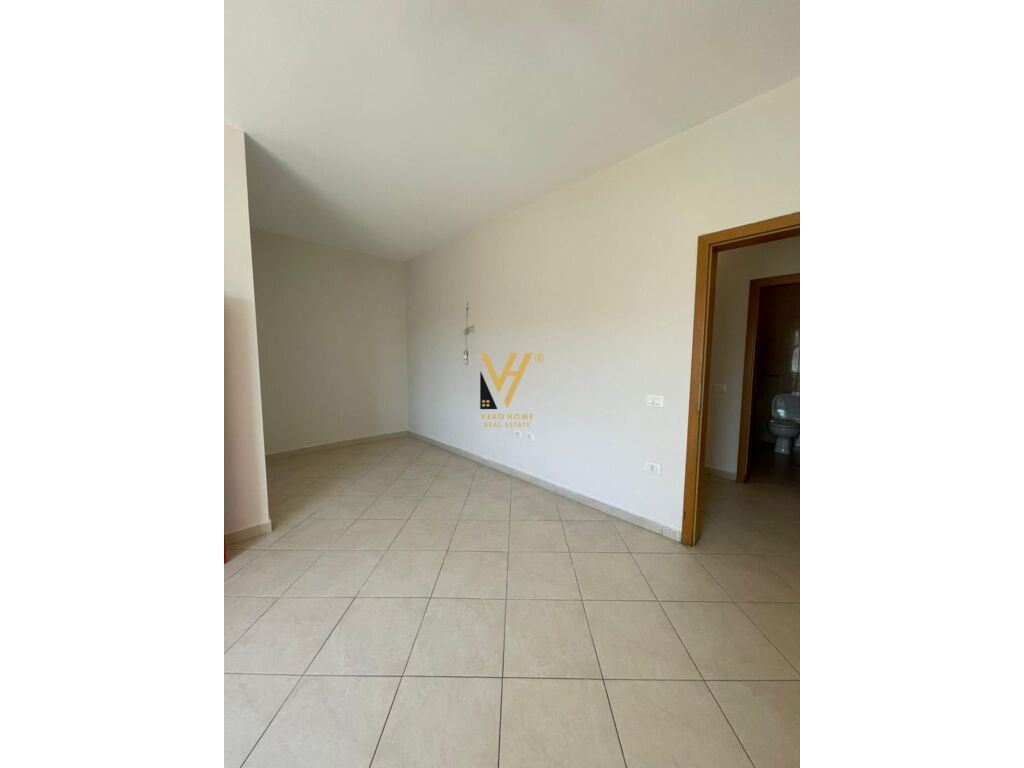Jepet Zyre me qera te Rruga e Kavajes 115 m2 3
