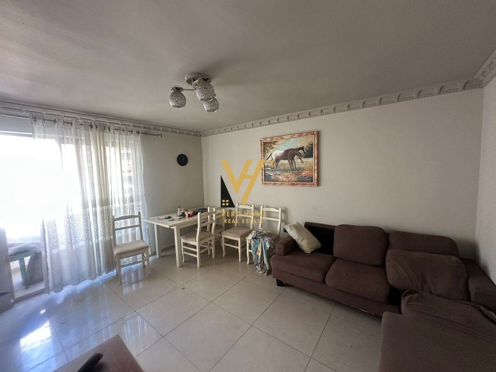 JEPET APARTAMENT 1+1+BLK ME QERA TE KOMUNA E PARISIT 400 EURO