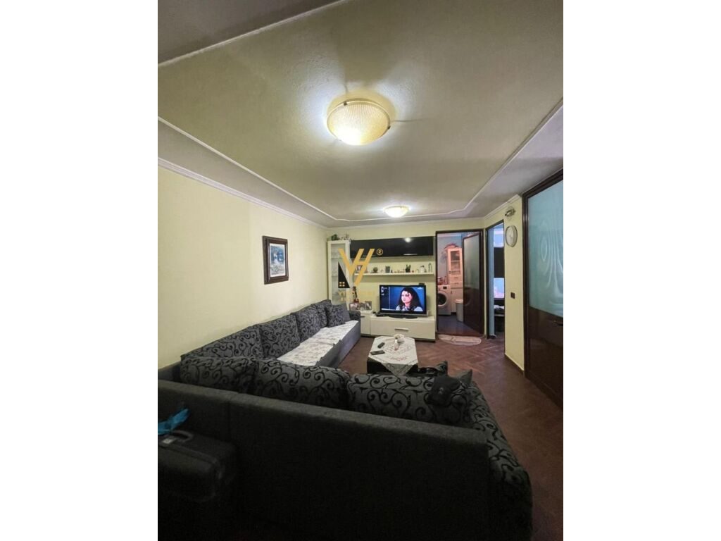Shitet apartament 2+1+ballkon te Rruga Myslym Shyri 101 m2 2