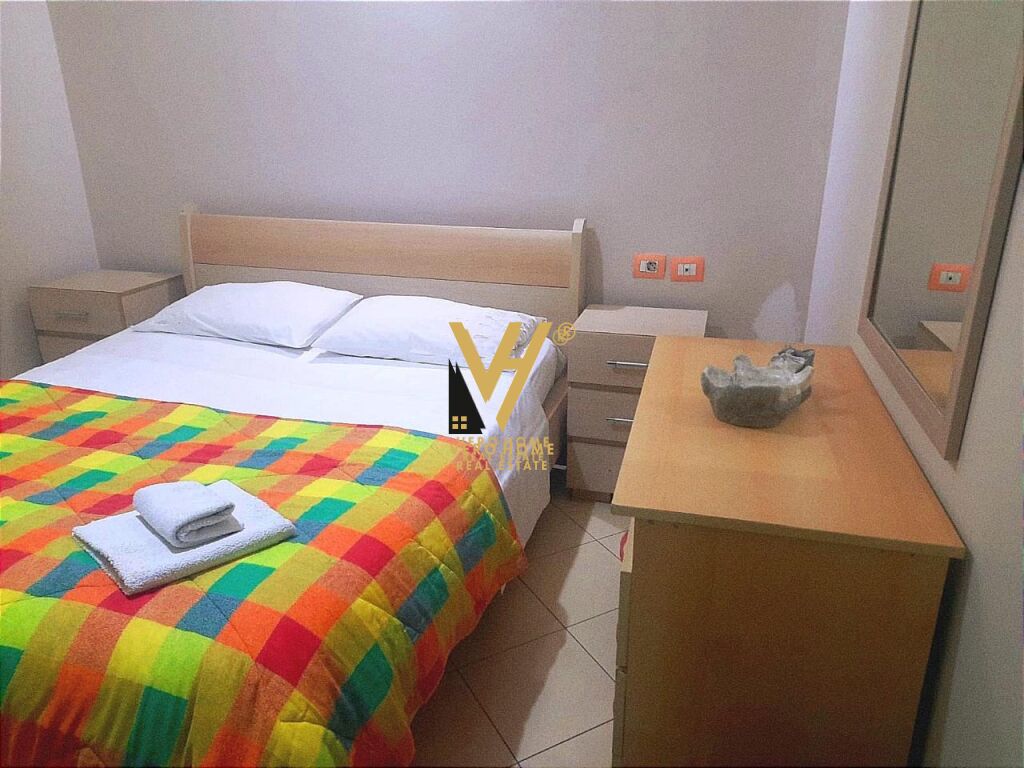 JEPET SHTEPI PRIVATE ME QERA TE BULEVARDI ZOGU I PARE 1.200 EURO 3